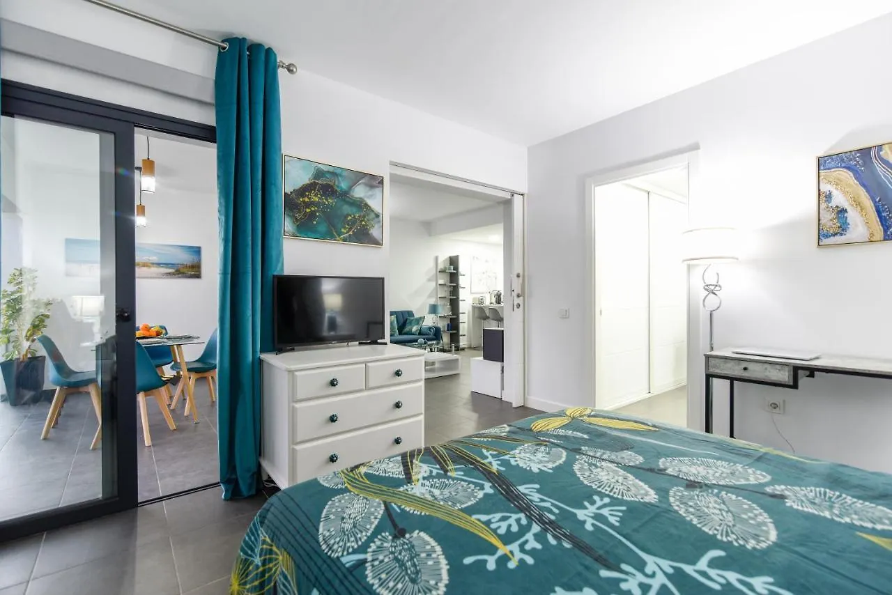 Apartamento Azul Vv -Fuerteventura Site- Jacuzzi, Aire Acondicionado, Solarium , Terraza Vistas Panoramicas, Diseno , Luxury, Fuerteventura Site Apartment La Oliva