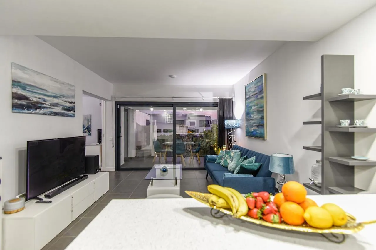 Apartamento Azul Vv -Fuerteventura Site- Jacuzzi, Aire Acondicionado, Solarium , Terraza Vistas Panoramicas, Diseno , Luxury, Fuerteventura Site Apartment La Oliva Spain