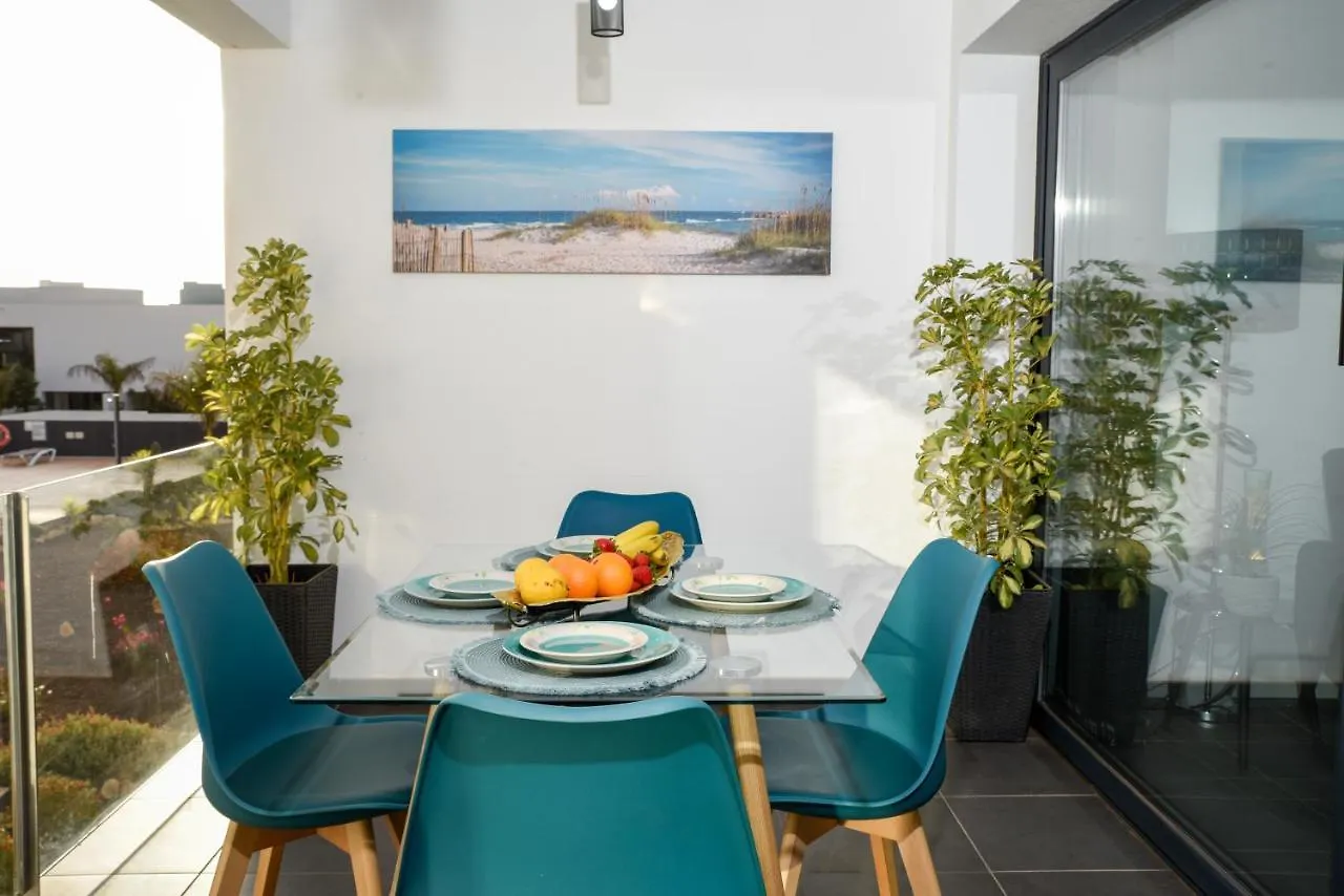 Apartamento Azul Vv -Fuerteventura Site- Jacuzzi, Aire Acondicionado, Solarium , Terraza Vistas Panoramicas, Diseno , Luxury, Fuerteventura Site Apartment La Oliva