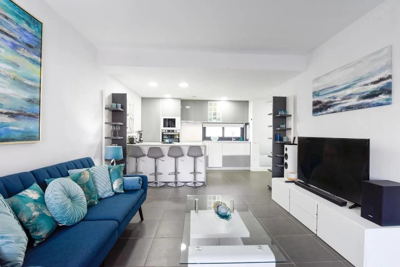 Apartamento Azul Vv -Fuerteventura Site- Jacuzzi, Aire Acondicionado, Solarium , Terraza Vistas Panoramicas, Diseno , Luxury, Fuerteventura Site Apartment La Oliva