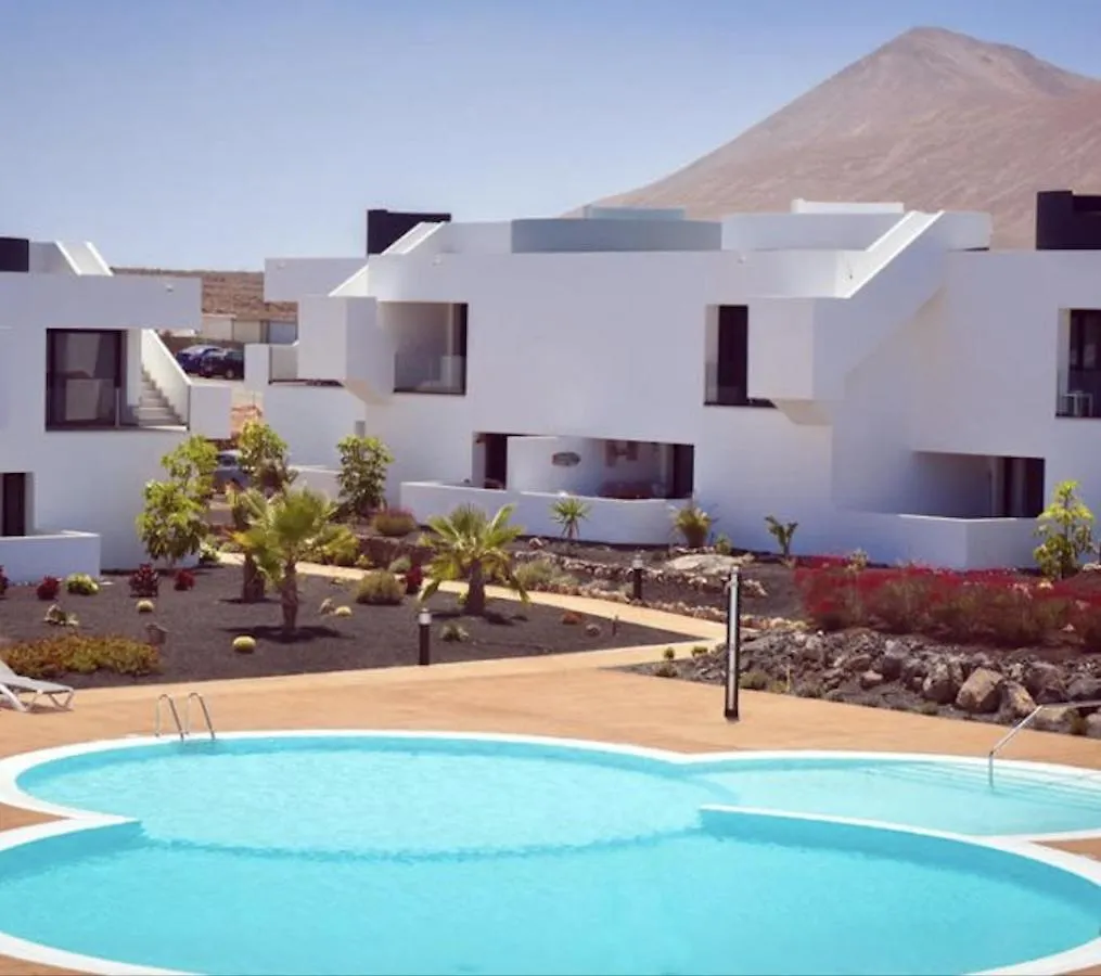 Apartamento Azul Vv -Fuerteventura Site- Jacuzzi, Aire Acondicionado, Solarium , Terraza Vistas Panoramicas, Diseno , Luxury, Fuerteventura Site Apartment La Oliva 0*,  Spain