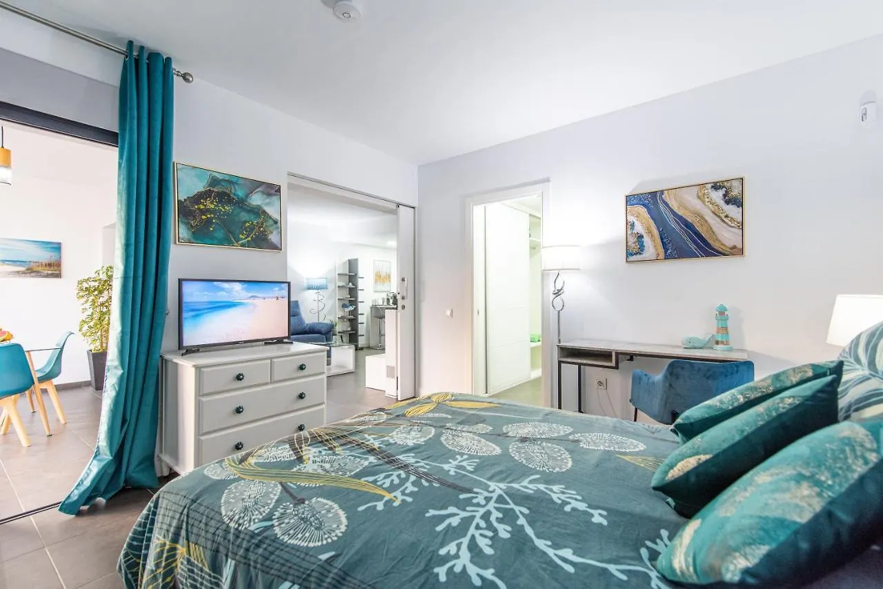 Apartamento Azul Vv -Fuerteventura Site- Jacuzzi, Aire Acondicionado, Solarium , Terraza Vistas Panoramicas, Diseno , Luxury, Fuerteventura Site Apartment La Oliva