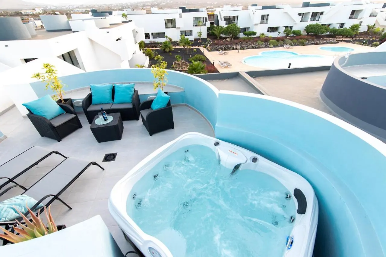 Apartamento Azul Vv -Fuerteventura Site- Jacuzzi, Aire Acondicionado, Solarium , Terraza Vistas Panoramicas, Diseno , Luxury, Fuerteventura Site Apartment La Oliva Spain