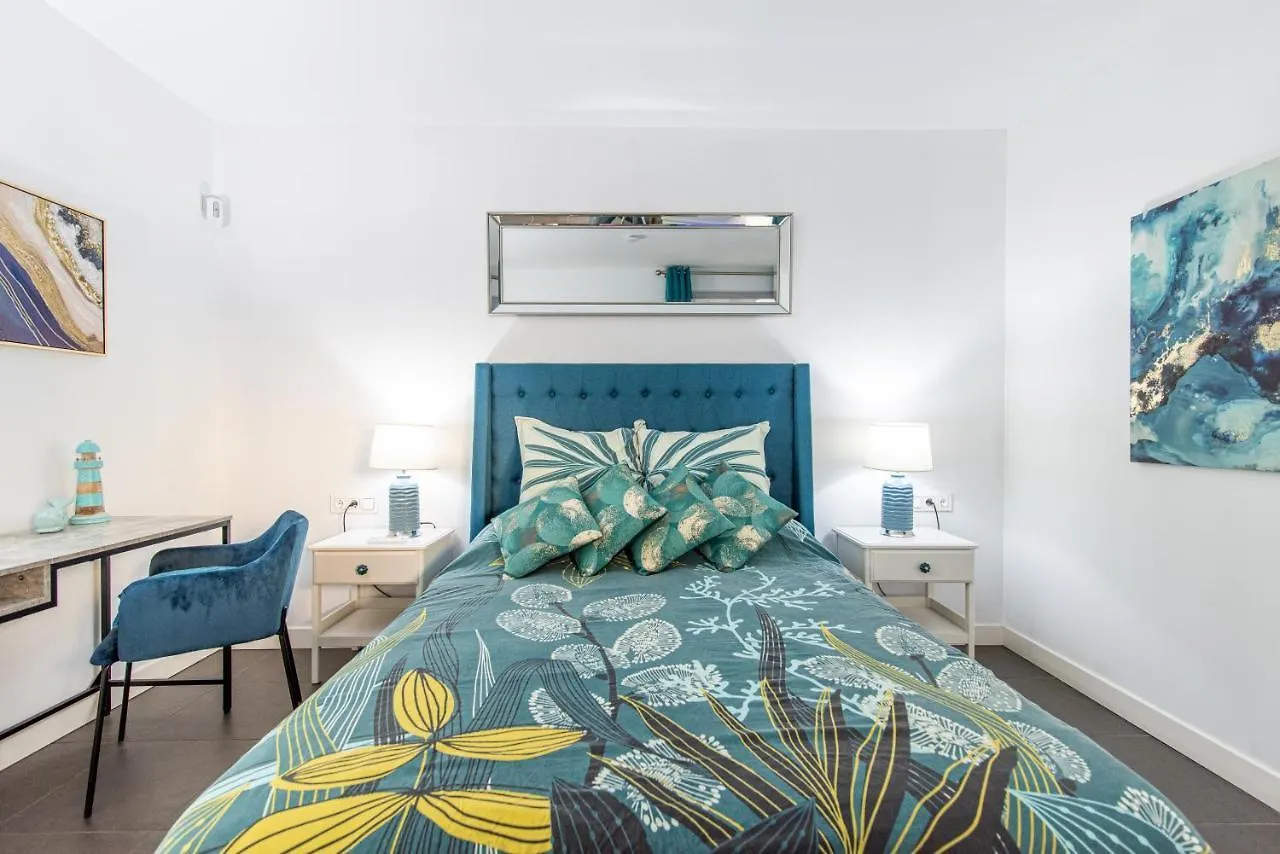 Apartamento Azul Vv -Fuerteventura Site- Jacuzzi, Aire Acondicionado, Solarium , Terraza Vistas Panoramicas, Diseno , Luxury, Fuerteventura Site Apartment La Oliva