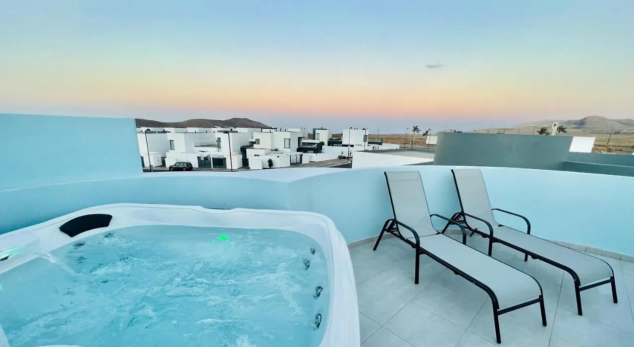 Apartamento Azul Vv -Fuerteventura Site- Jacuzzi, Aire Acondicionado, Solarium , Terraza Vistas Panoramicas, Diseno , Luxury, Fuerteventura Site Apartment La Oliva