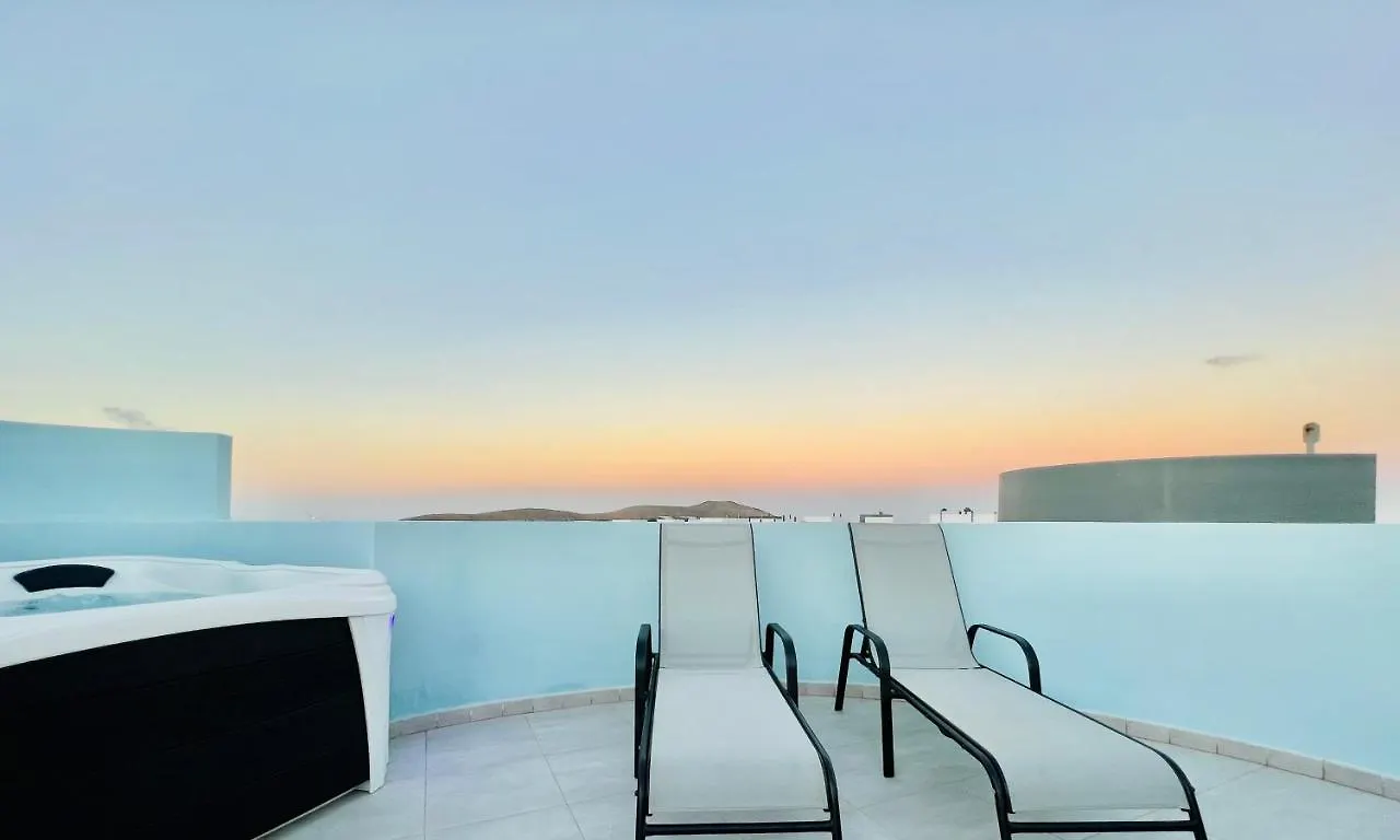 Apartamento Azul Vv -Fuerteventura Site- Jacuzzi, Aire Acondicionado, Solarium , Terraza Vistas Panoramicas, Diseno , Luxury, Fuerteventura Site Apartment La Oliva