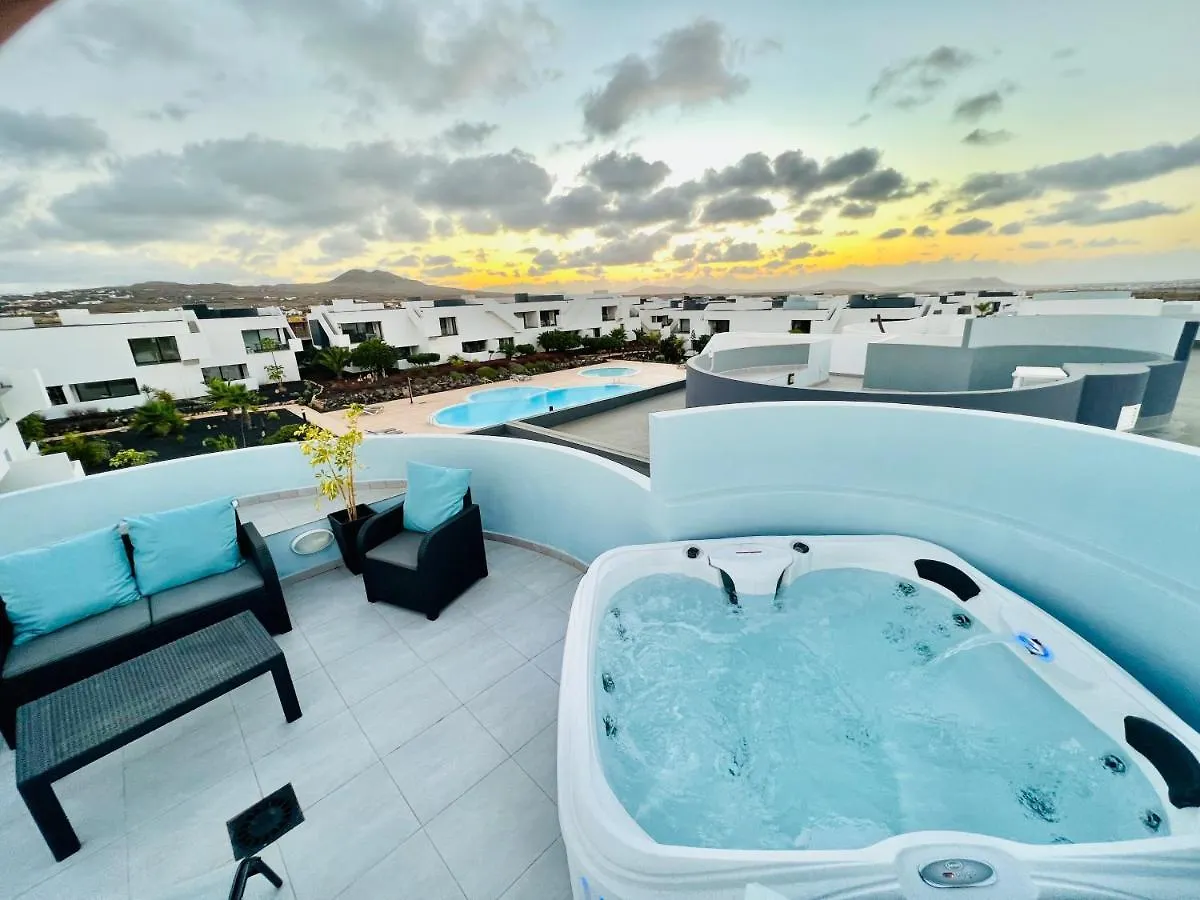 Apartamento Azul Vv -Fuerteventura Site- Jacuzzi, Aire Acondicionado, Solarium , Terraza Vistas Panoramicas, Diseno , Luxury, Fuerteventura Site Apartment La Oliva