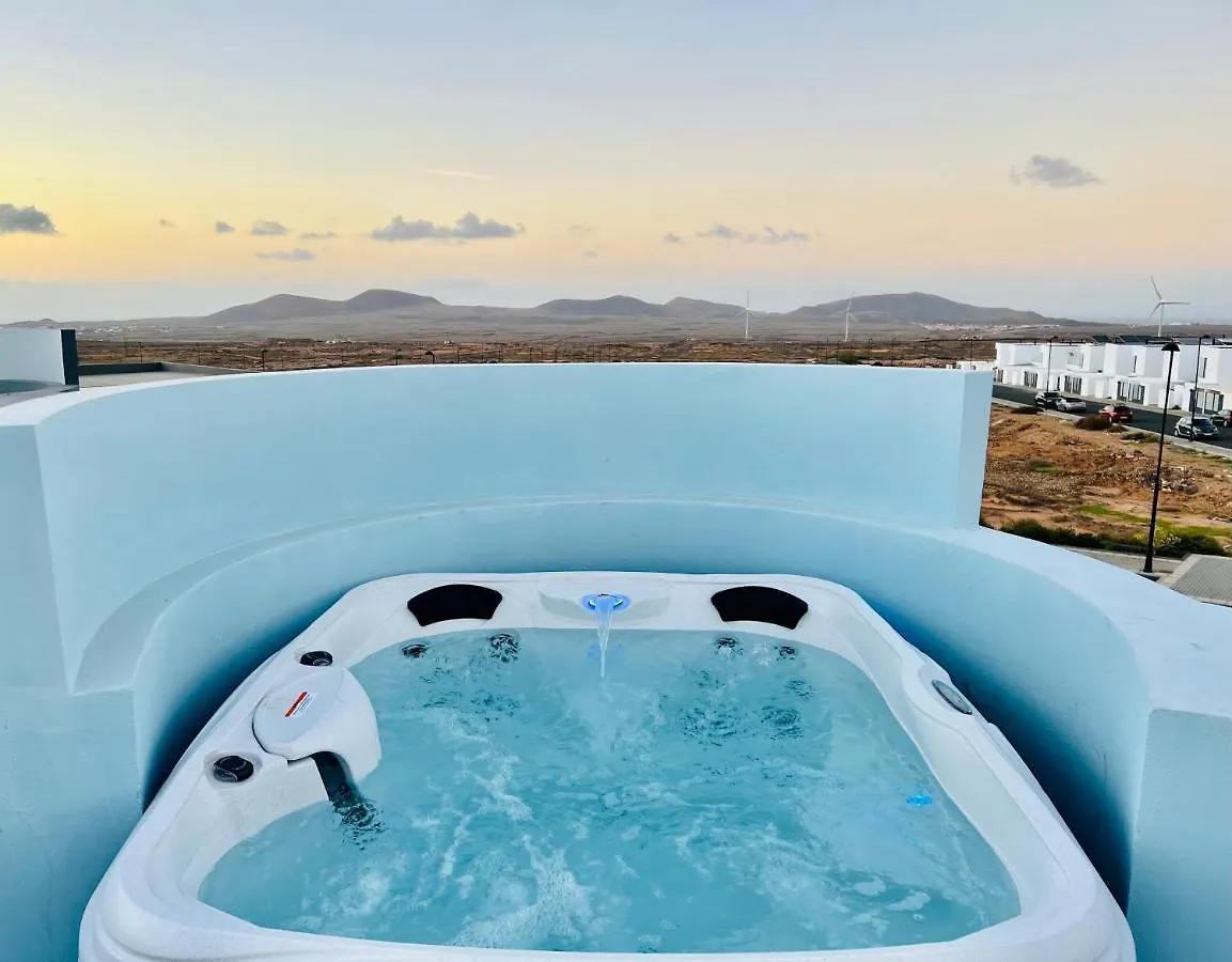 Apartamento Azul Vv -Fuerteventura Site- Jacuzzi, Aire Acondicionado, Solarium , Terraza Vistas Panoramicas, Diseno , Luxury, Fuerteventura Site Apartment La Oliva