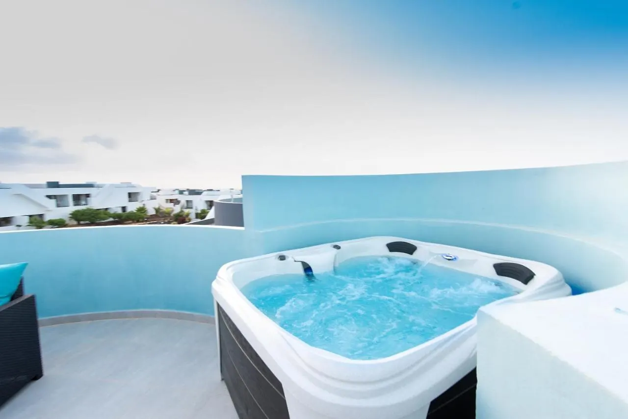 Apartamento Azul Vv -Fuerteventura Site- Jacuzzi, Aire Acondicionado, Solarium , Terraza Vistas Panoramicas, Diseno , Luxury, Fuerteventura Site Apartment La Oliva